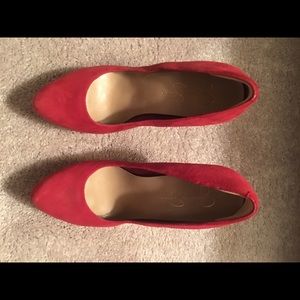 Jessica Simpson platform pumps